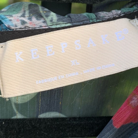 Keepsake Floral Ruffle Blouse with Gold Detail - Picture 2 of 7